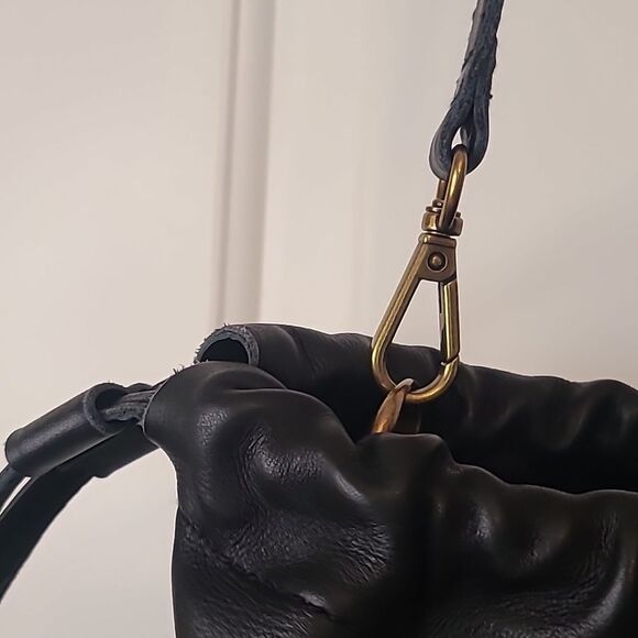 Madewell The Piazza Bucket Bag Black Leather Adustable Crossbody - Picture 6 of 15